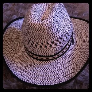 Black and White hat new no tags never worn